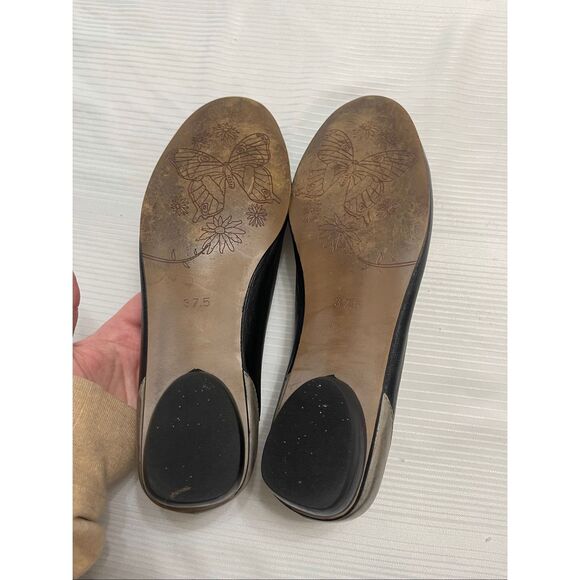 Everybody by BZ Moda Light Taupe Black Leather Low Heels Size 37.5 US 7.5 7 1/2 - Picture 7 of 8